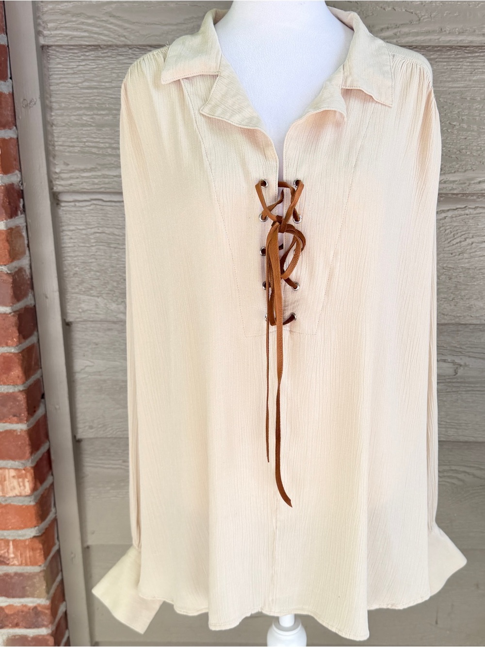Patricia Wolf Lace Tie Blouse Sz Medium Western Cowgirl Five Cents Buttons Beige